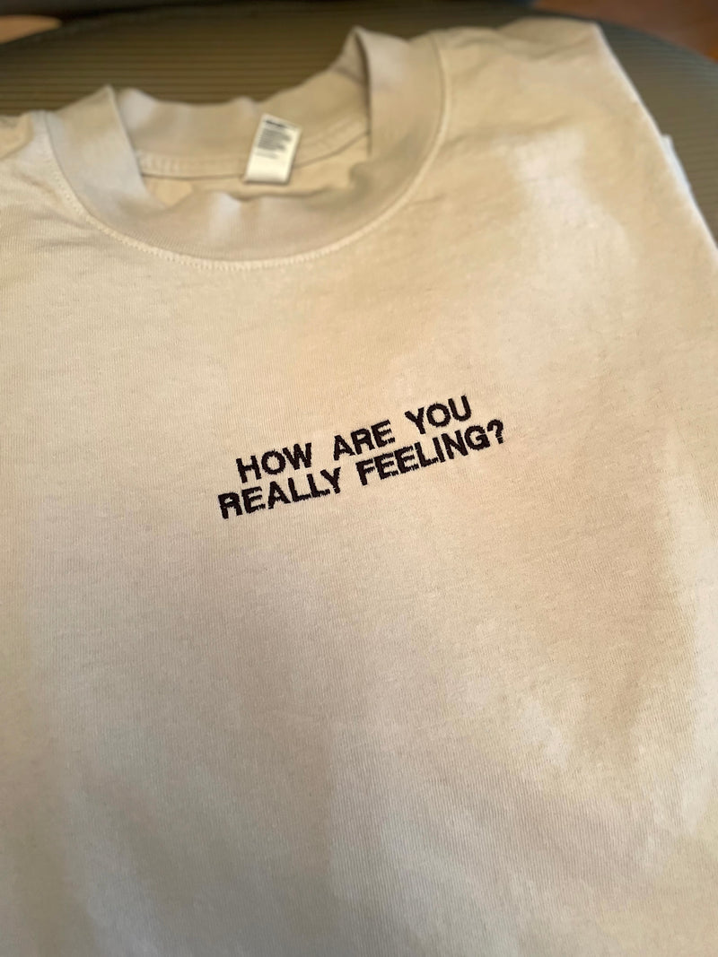 FEELINGS TEE IN NATURAL